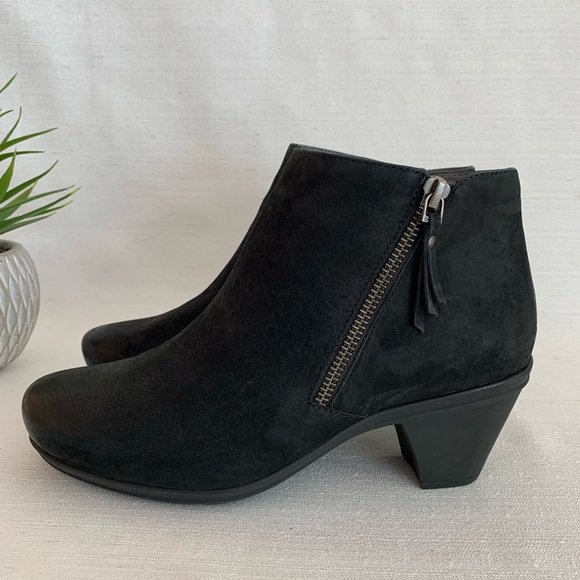 Abeo Rommie Neutral Black Suede Leather Heeled Ankle Booties Woman’s 7N - Picture 3 of 15